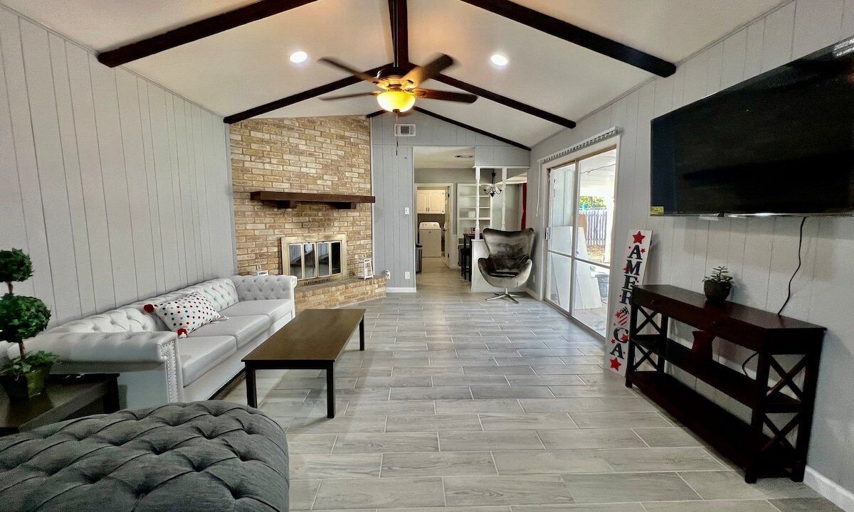 Photo of Livingroom in Universal City