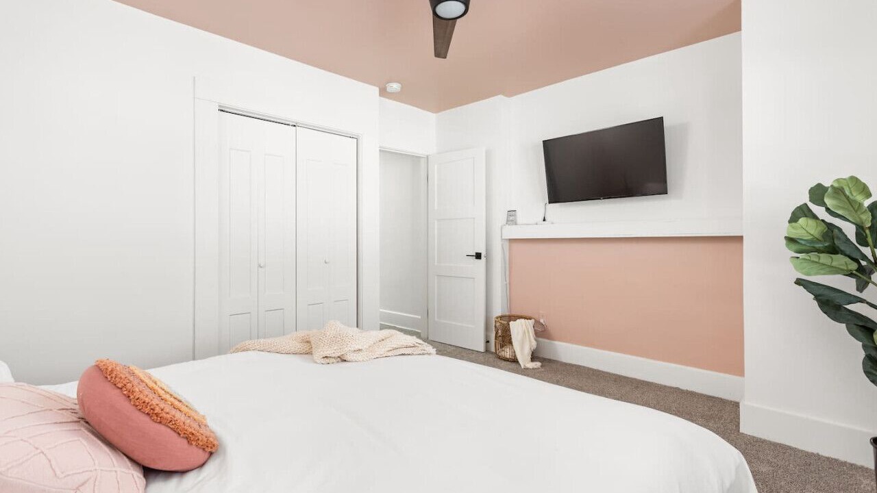 Photo of Bedroom in Holy Cross