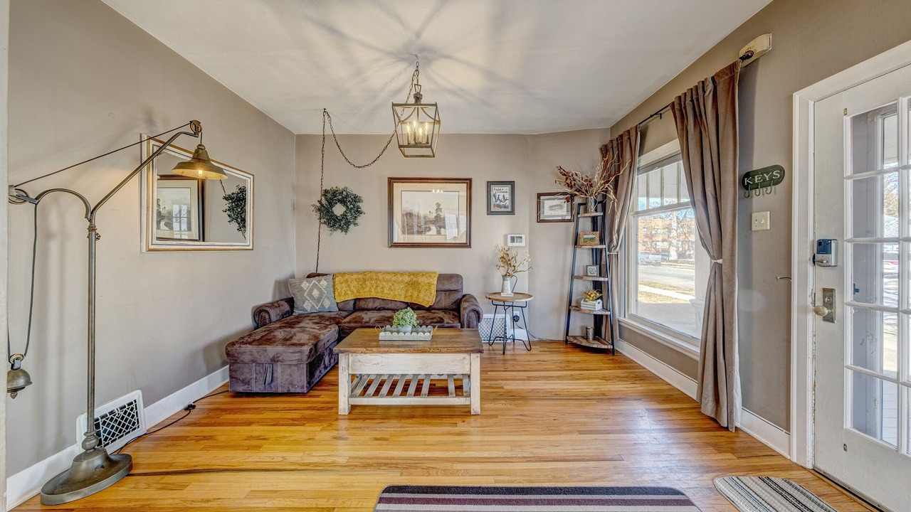 Photo of Livingroom in Sheridan