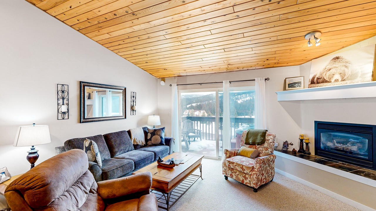 Photo of Livingroom in Big Sky