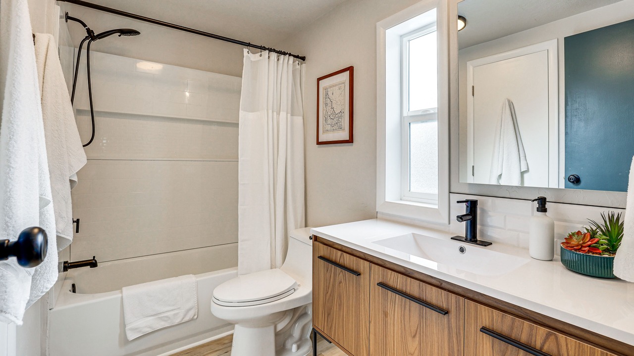 Photo of Bathroom in Cascade