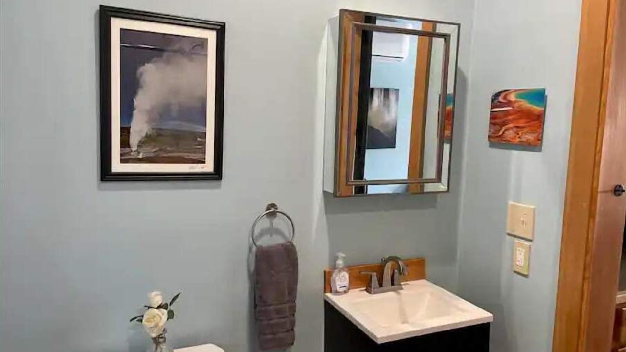 Photo of Bathroom in Gardiner