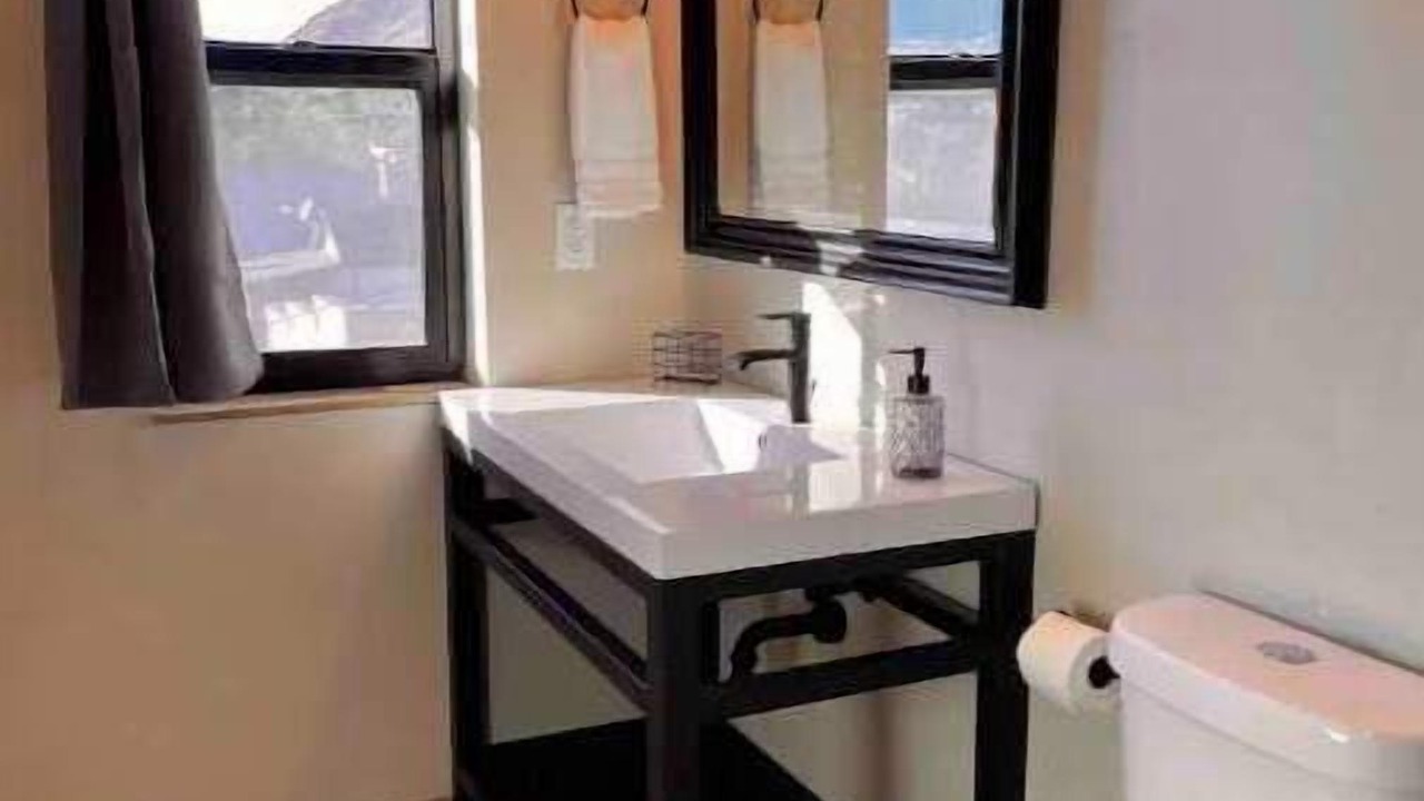 Photo of Bathroom in Gardiner