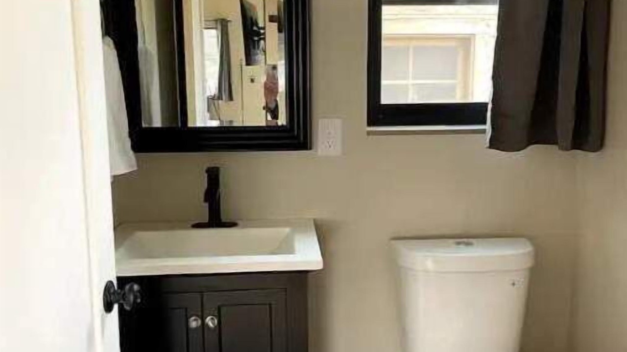 Photo of Bathroom in Gardiner