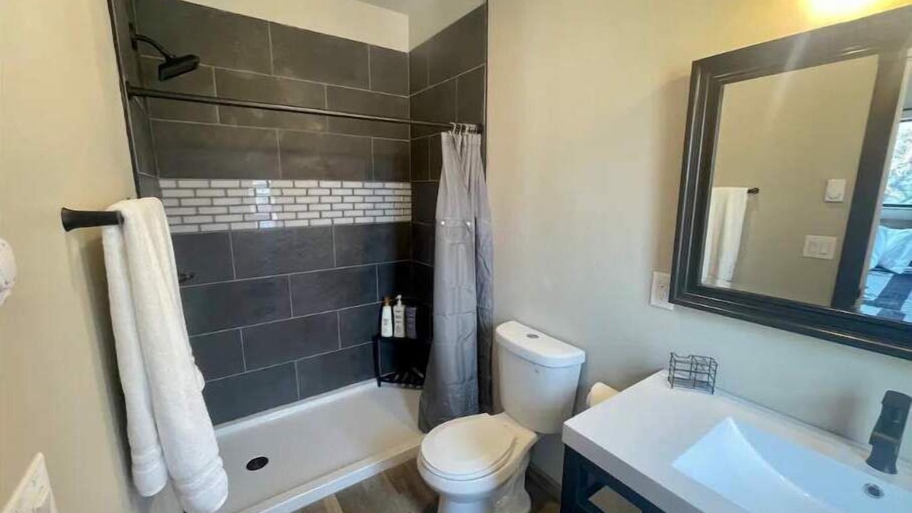 Photo of Bathroom in Gardiner
