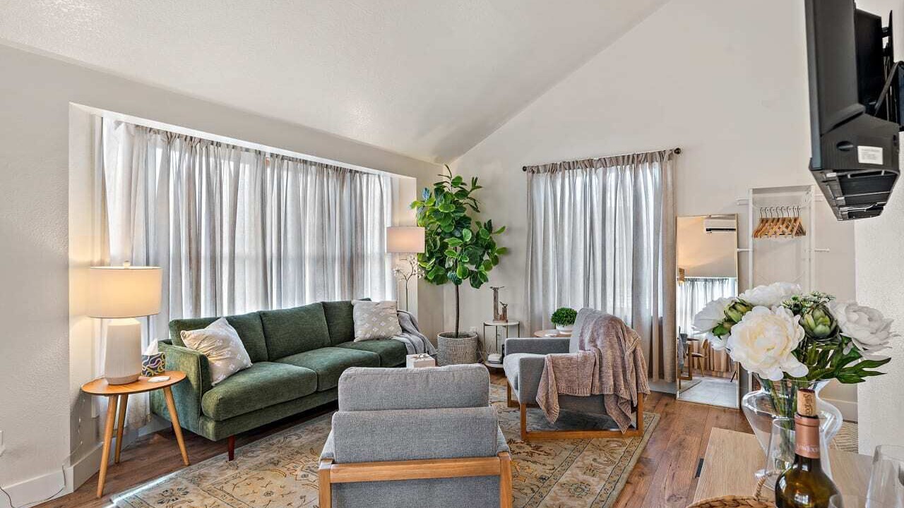 Photo of Livingroom in North End