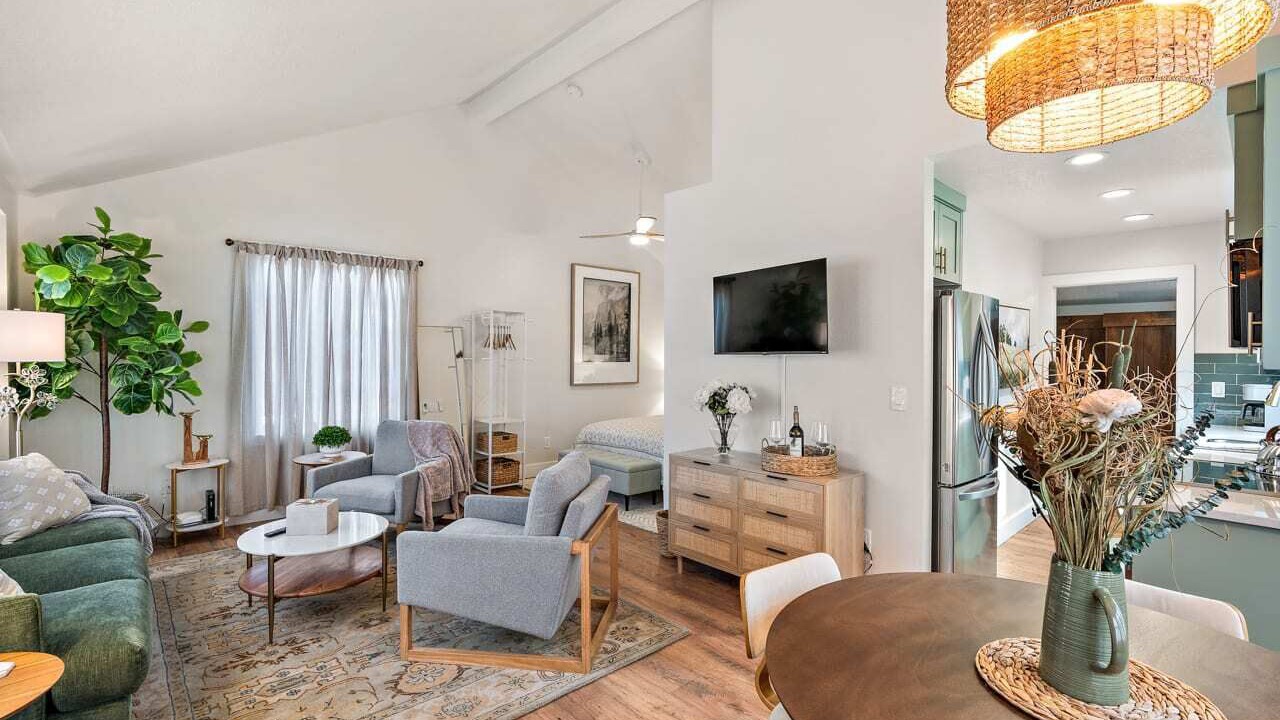 Photo of Livingroom in North End