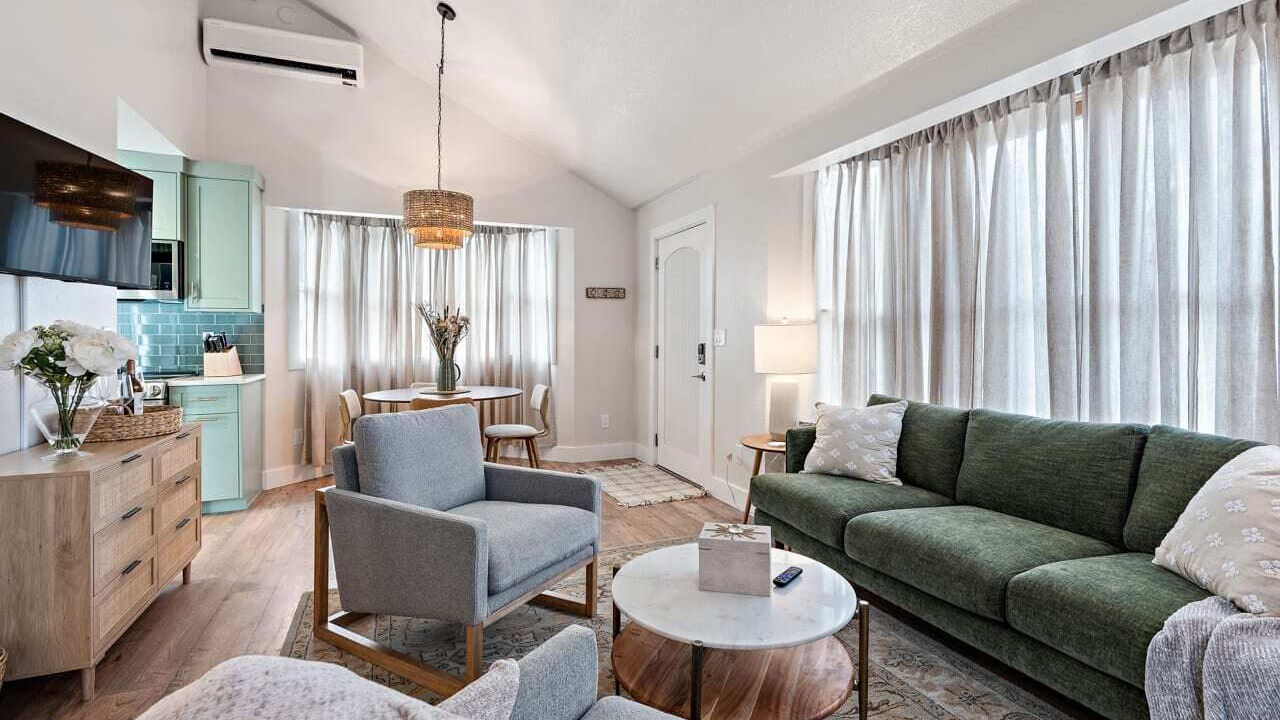 Photo of Livingroom in North End
