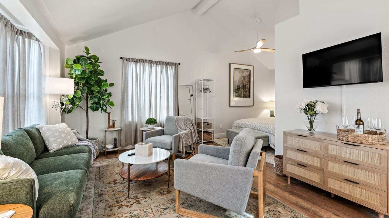 Photo of Livingroom in North End