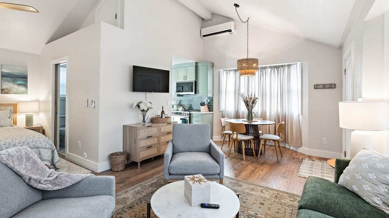 Photo of Livingroom in North End