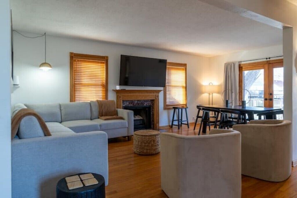 Photo of Livingroom in University Heights