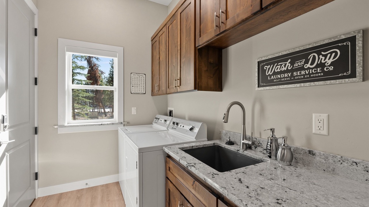 Photo of Bedroom in West Yellowstone