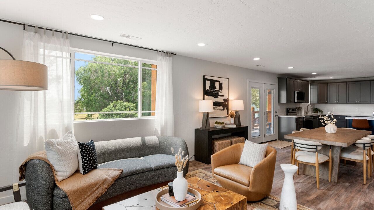 Photo of Livingroom in St. Charles