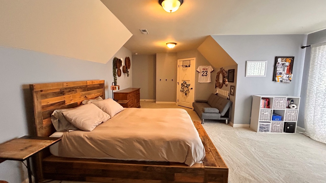 Photo of Bedroom in Speed