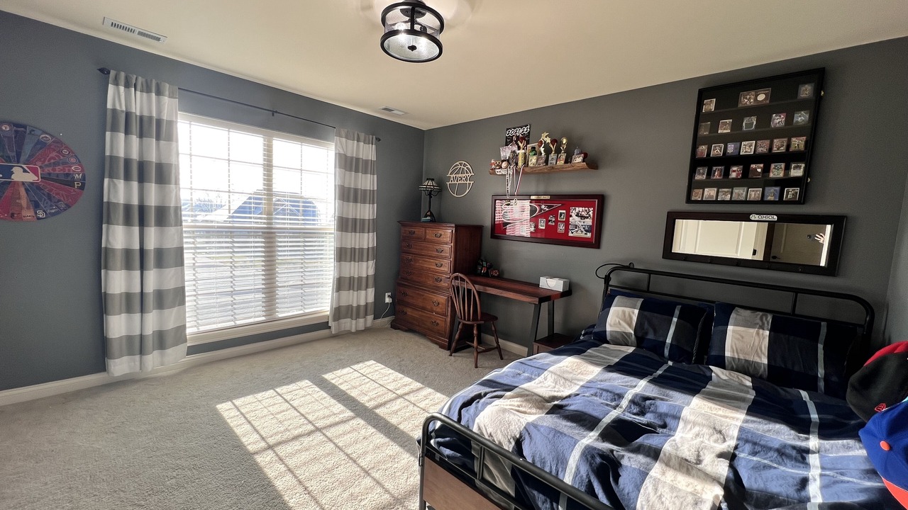 Photo of Bedroom in Speed