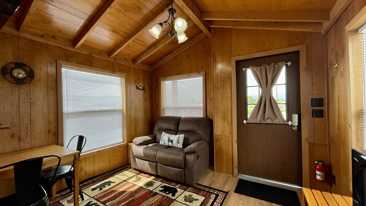 Photo of Livingroom in Frontier