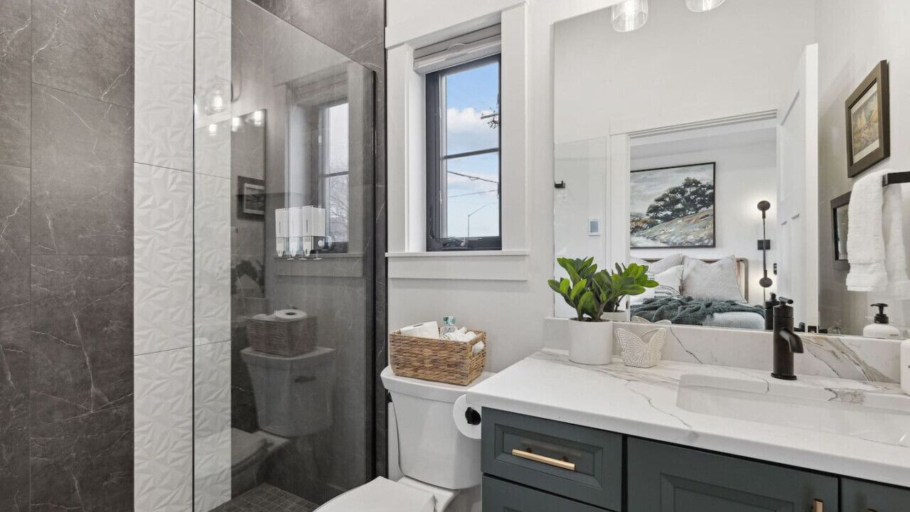 Photo of Bathroom in Riverfront