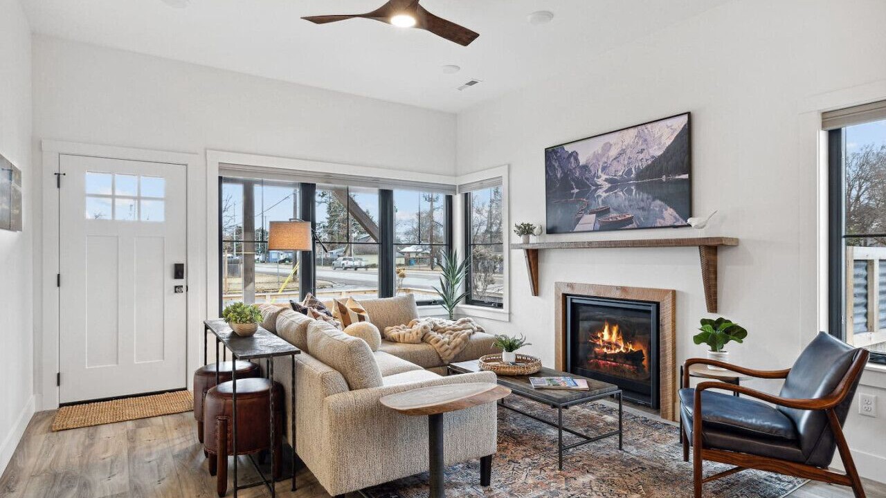 Photo of Livingroom in Riverfront
