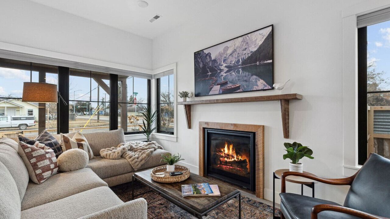 Photo of Livingroom in Riverfront