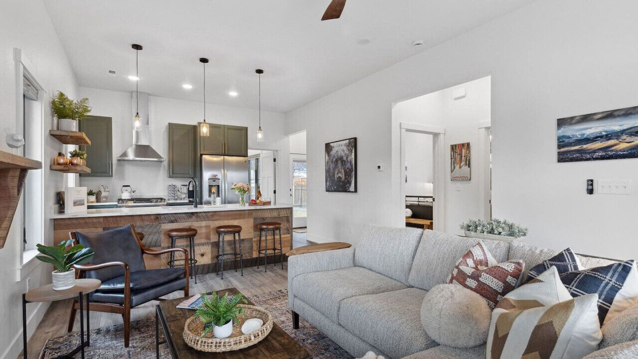Photo of Livingroom in Riverfront