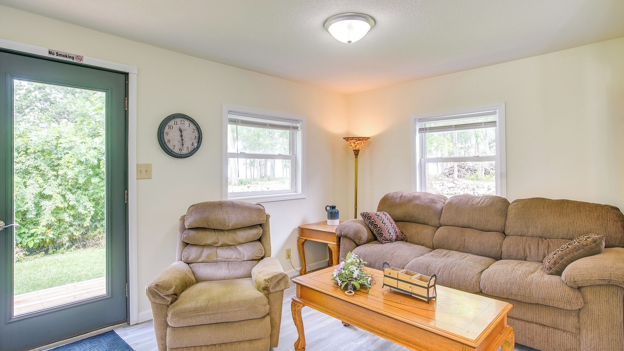 Photo of Livingroom in St. Marys