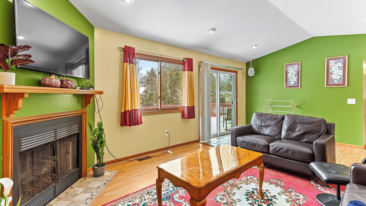 Photo of Livingroom in Warren