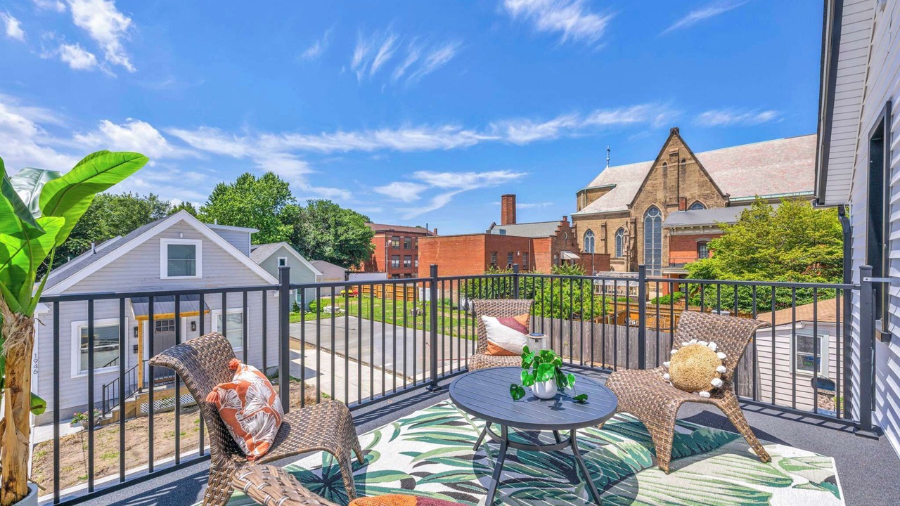 Photo of Patio Balcony in Detroit - Shoreway