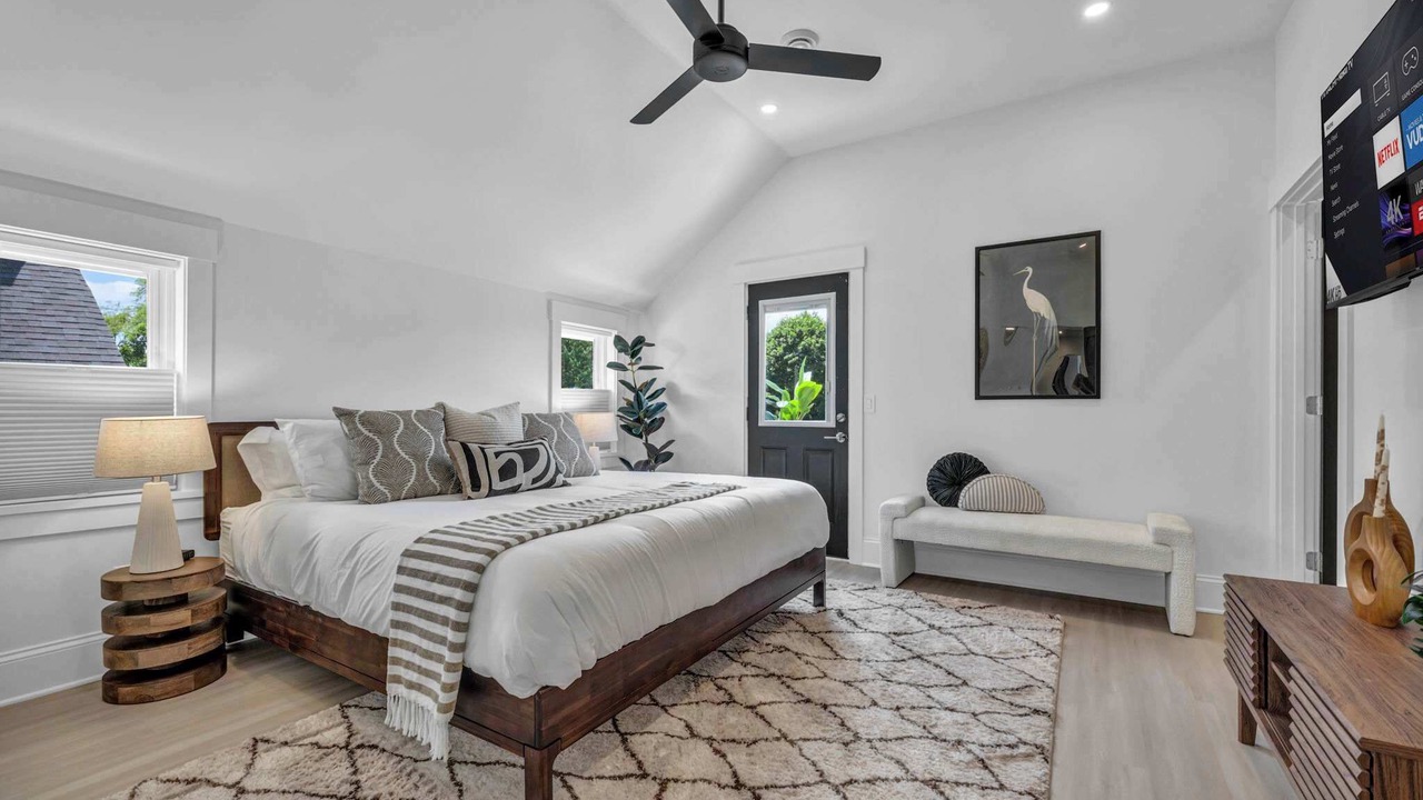 Photo of Bedroom in Detroit - Shoreway