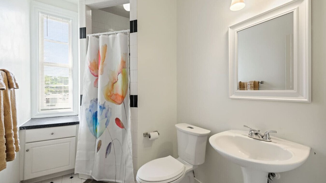 Photo of Bathroom in Monroe Ward