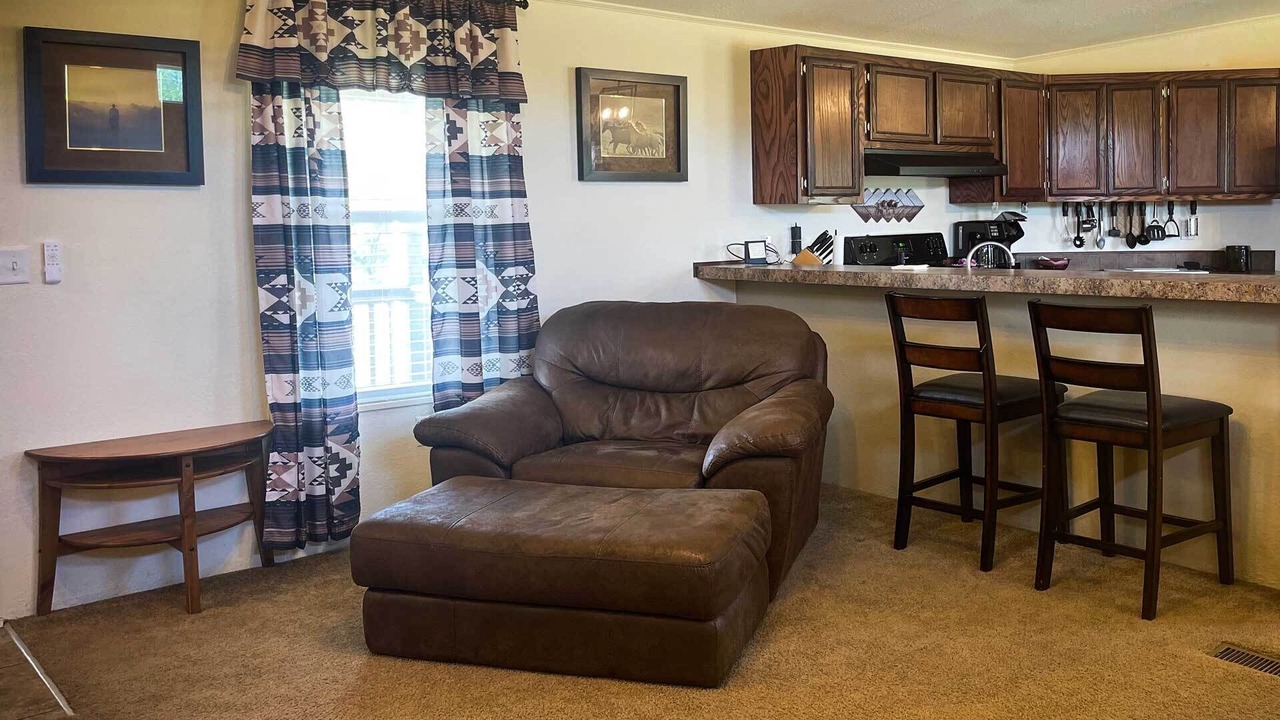 Photo of Livingroom in Dewey