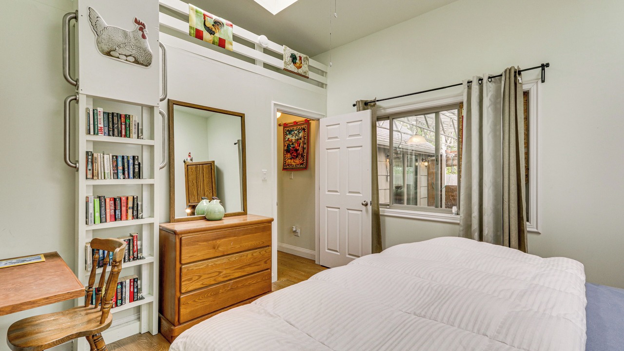 Photo of Bedroom in Cedar Mill