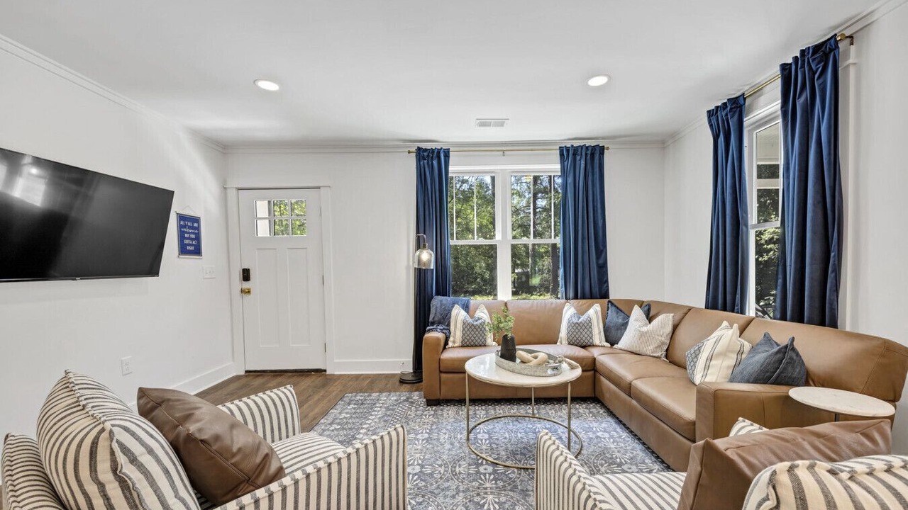 Photo of Livingroom in State Park