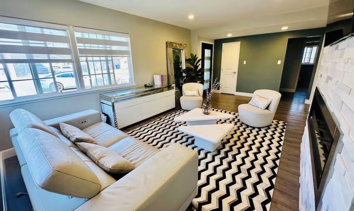 Photo of Livingroom in West Carson