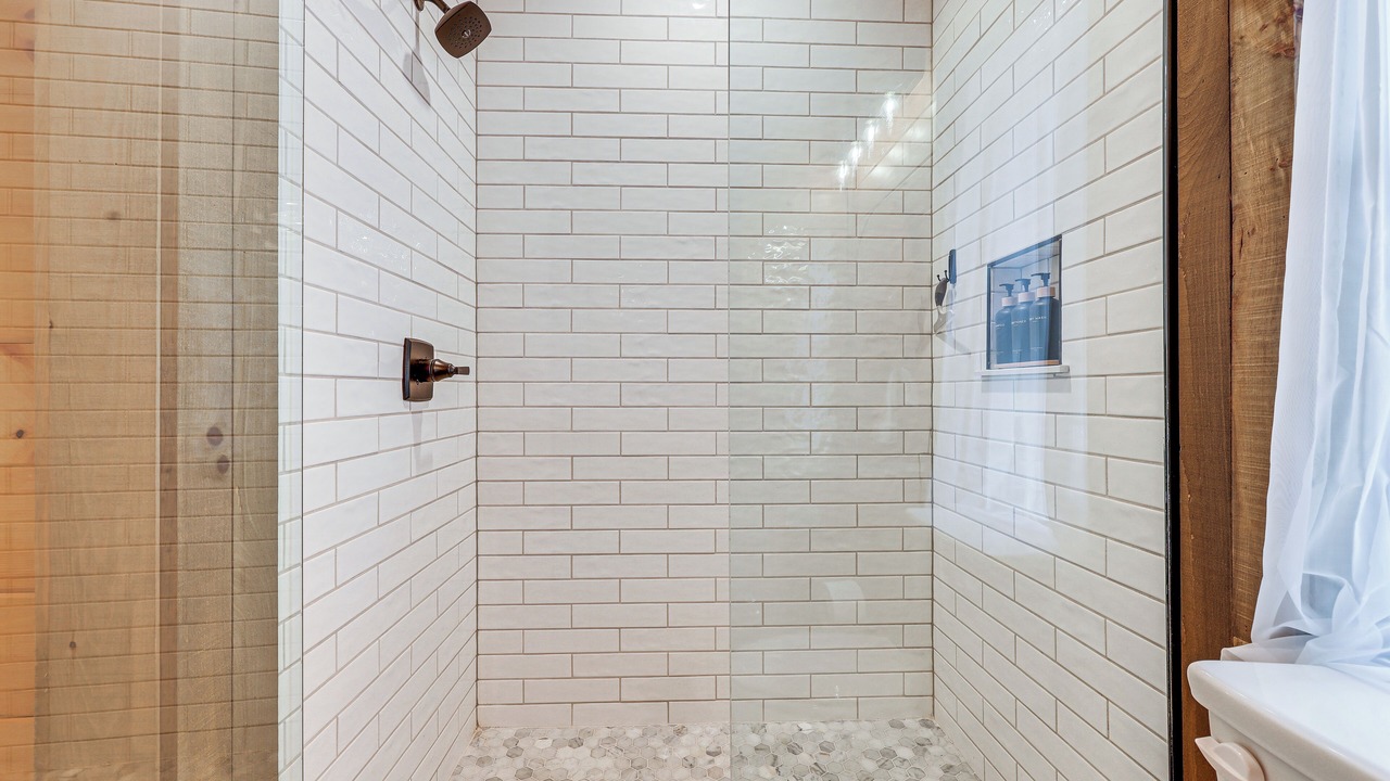 Photo of Bathroom in McCaysville