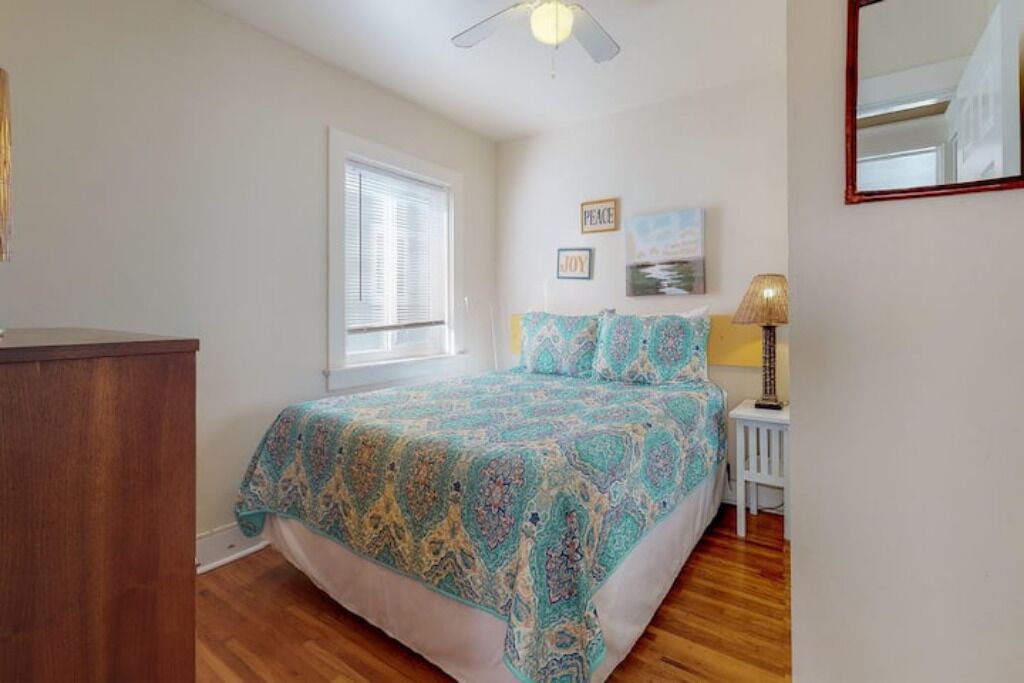 Photo of Bedroom in South Mission Beach
