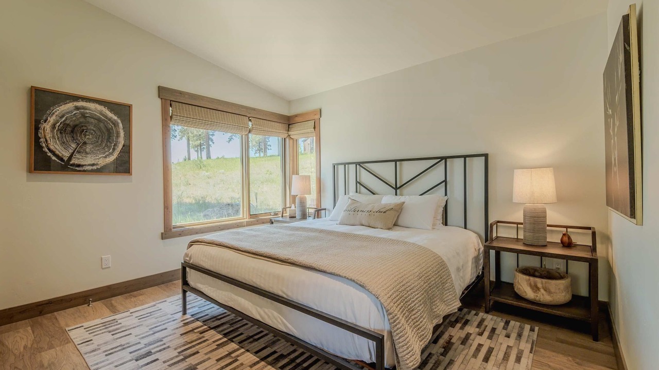 Photo of Bedroom in Eureka