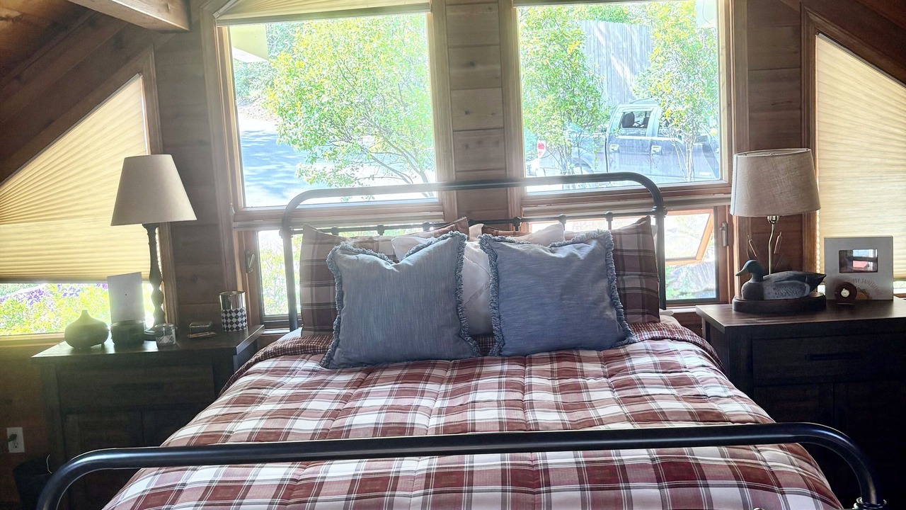Photo of Bedroom in Lakeside
