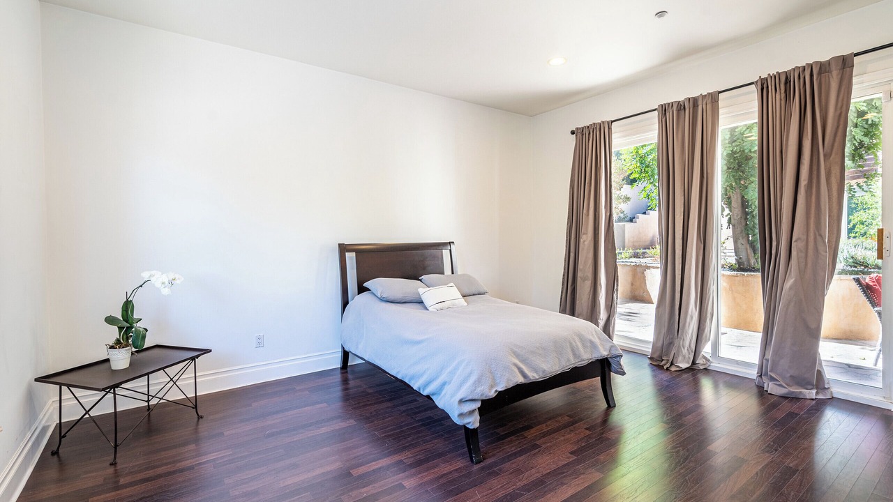 Photo of Bedroom in Los Angeles