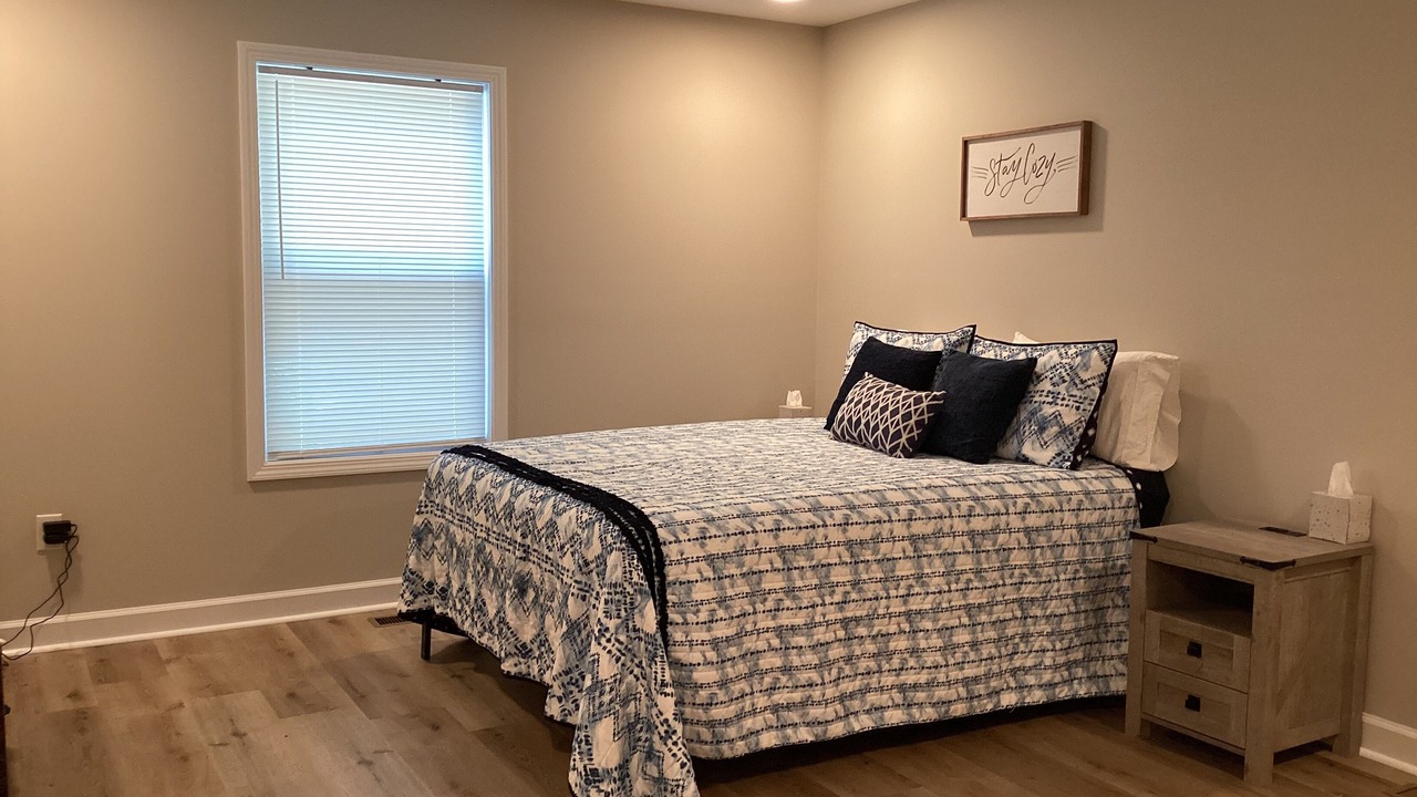 Photo of Bedroom in Counce