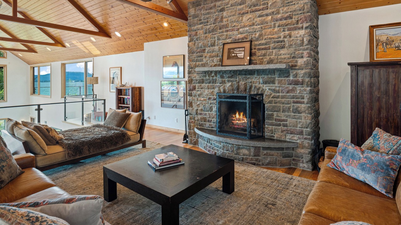 Photo of Livingroom in Ponder Point