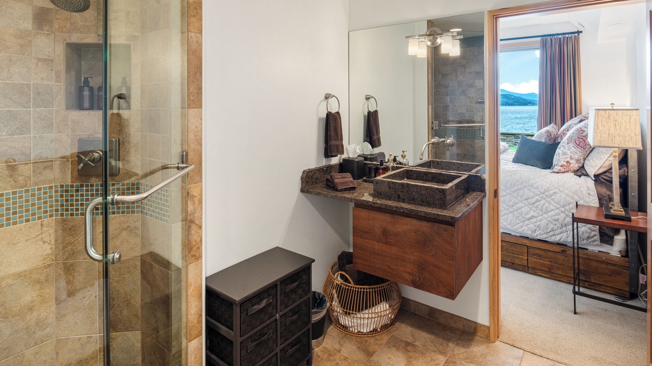 Photo of Bathroom in Ponder Point