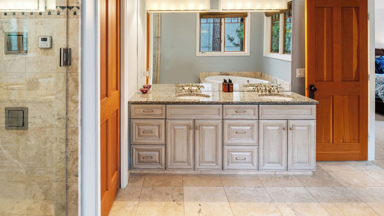Photo of Bathroom in Ponder Point
