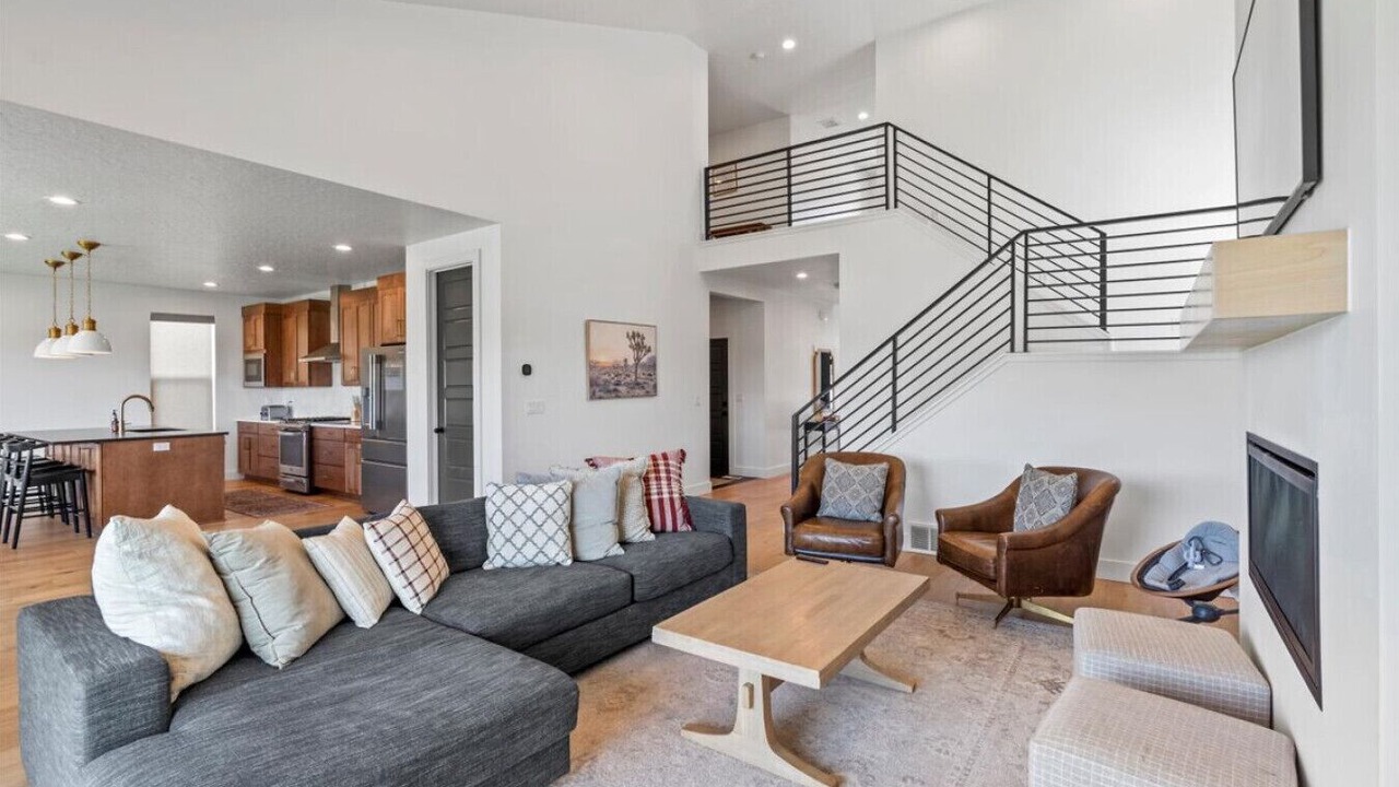 Photo of Livingroom in Kaysville