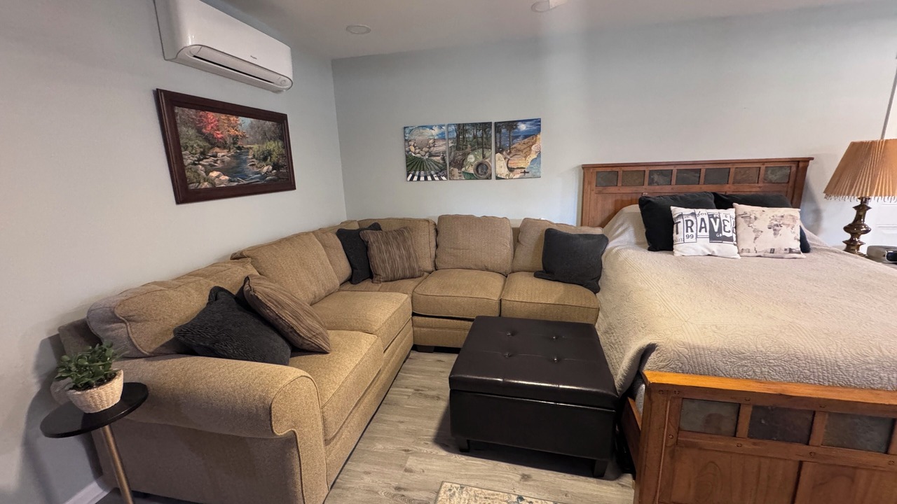 Photo of Livingroom in Clarendon