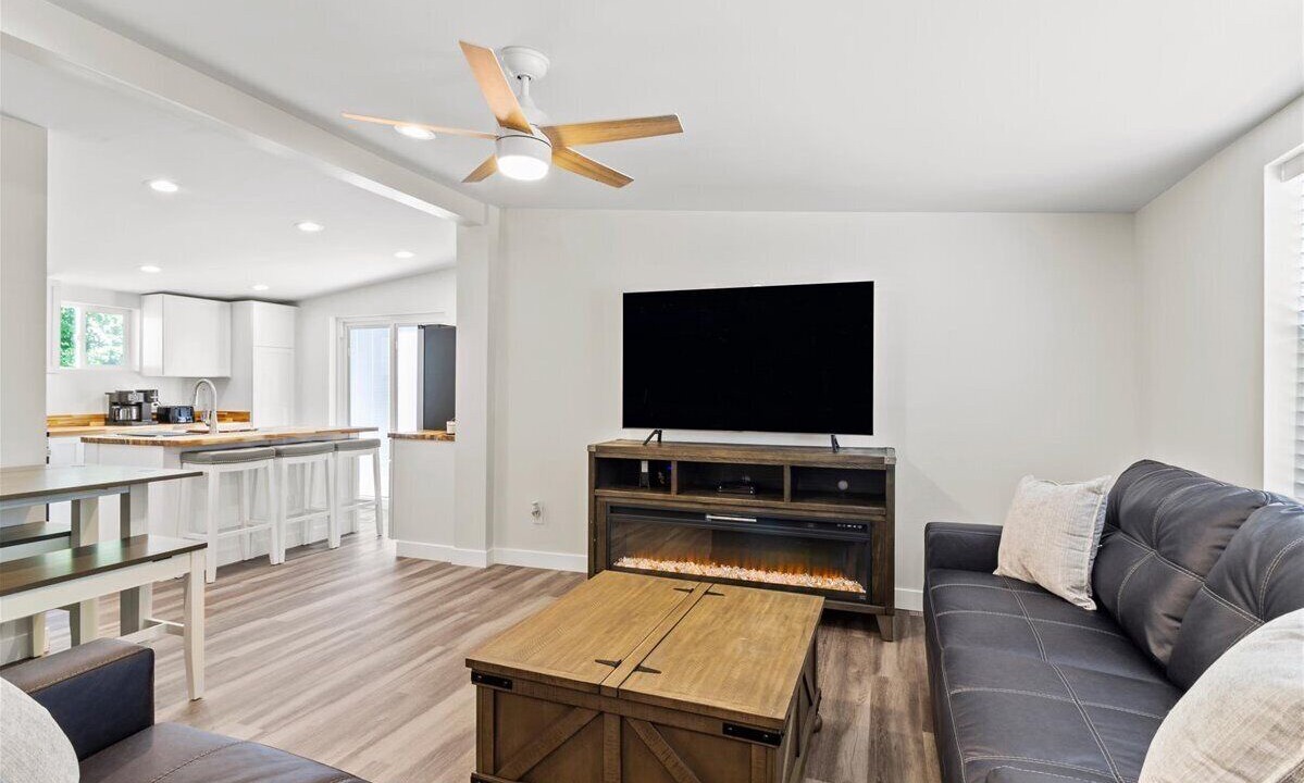 Photo of Livingroom in Russells Point
