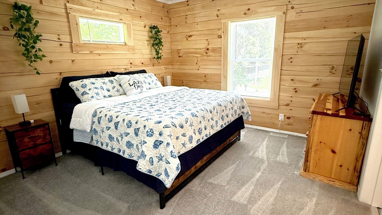 Photo of Bedroom in Portage Lakes