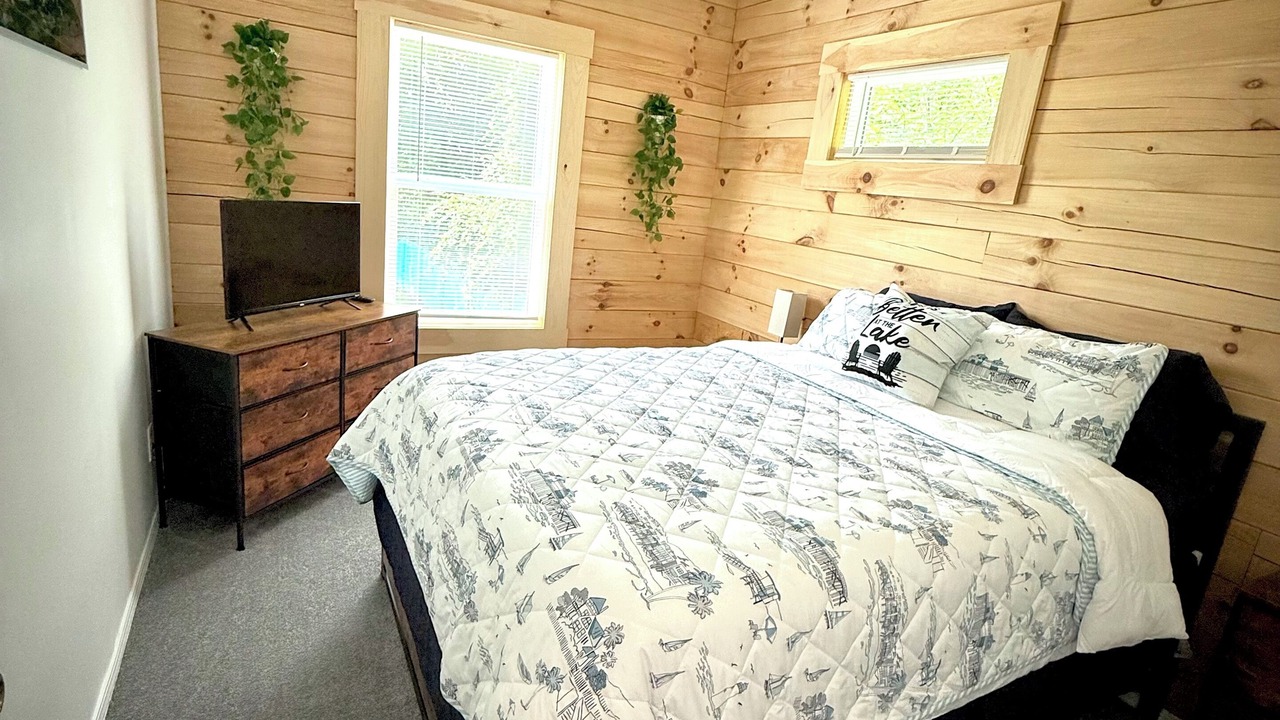 Photo of Bedroom in Portage Lakes