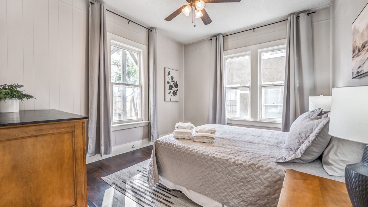 Photo of Bedroom in New Pathways
