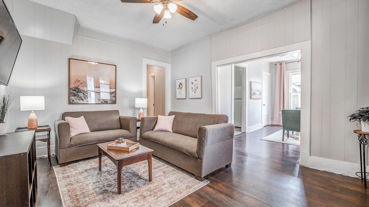 Photo of Livingroom in New Pathways