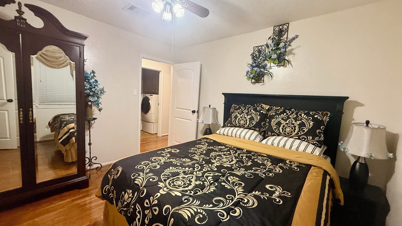 Photo of Bedroom in Pasadena